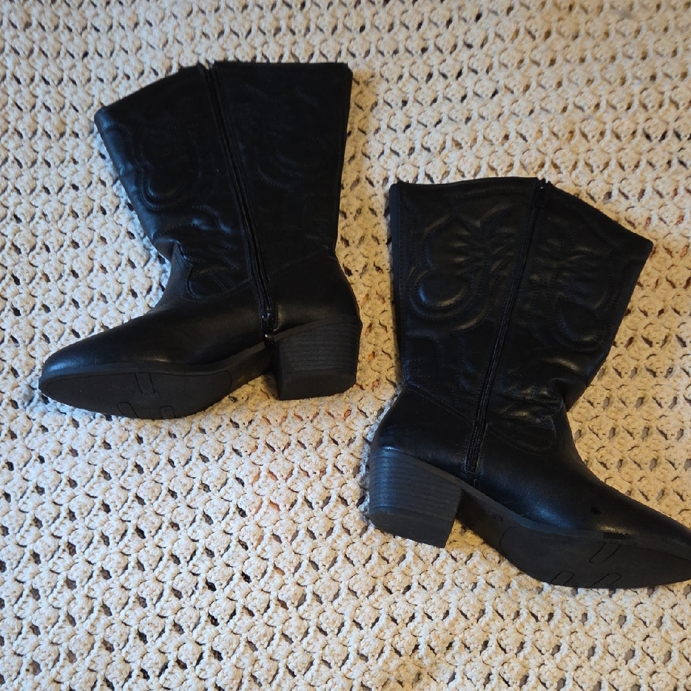 Elegant Black Heeled Boots for Women